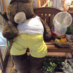 フレッシュネスバーガー井の頭公園店のクマくん連日の猛暑に夏バテダウン