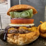 吉祥寺の「ハイスコア バーガーケード」が閉店へ。パティがステーキのような反則級巨大バーガー
