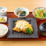 鶏料理専門店「おもてなしとりよし」ランチメニューを一新!日常を彩る“ご褒美御膳”勢揃い